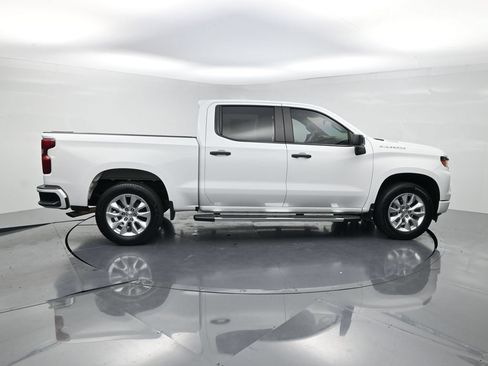Used 2024 Chevrolet Silverado 1500 Custom RWD image 4