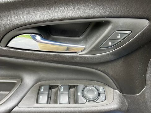 Used 2024 Chevrolet Equinox LT AWD/4WD image 12