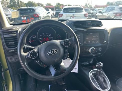 Used 2018 Kia Soul + FWD image 11