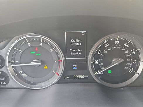 Used 2016 Toyota Land Cruiser AWD/4WD image 15