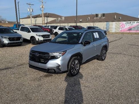 Used 2025 Subaru Forester Touring image 16