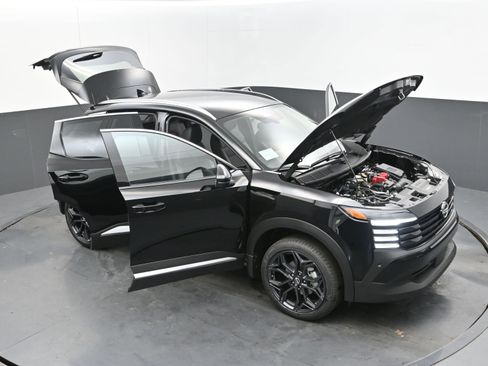 New 2025 Nissan Kicks SR image 38