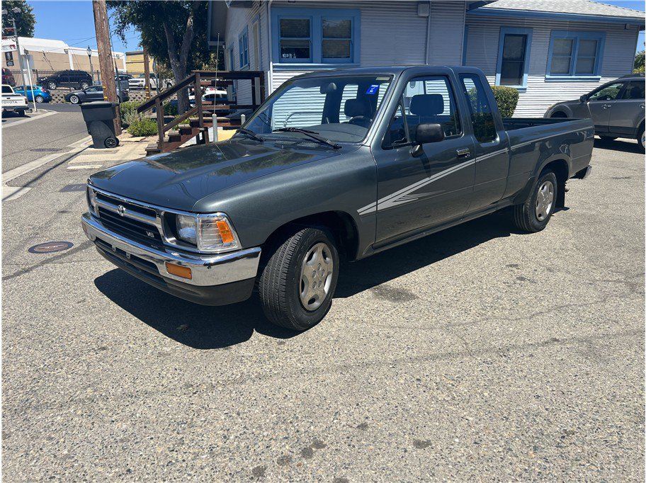 Used 1992 Toyota Pickup Deluxe RWD image 3