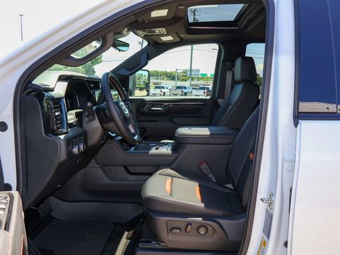 New 2026 GMC Sierra 3500 AT4 w/ AT4 Premium Plus Package AWD/4WD image 7