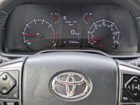 Used 2024 Toyota 4Runner SR5 AWD/4WD image 28