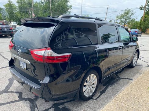 Used 2015 Toyota Sienna Limited Premium AWD/4WD image 10