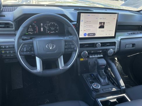 Used 2025 Toyota Tacoma TRD Off-Road w/ TRD Off Road Upgrade Package image 8