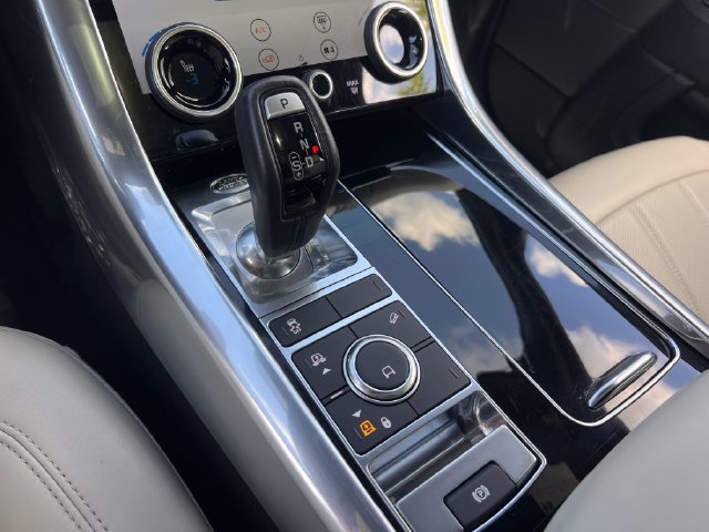 Used 2020 Land Rover Range Rover Sport HSE AWD/4WD image 27