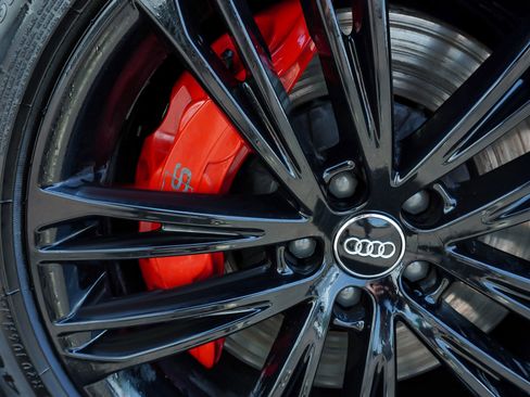 Used 2020 Audi S8 L w/ S8 Executive Package AWD/4WD image 10