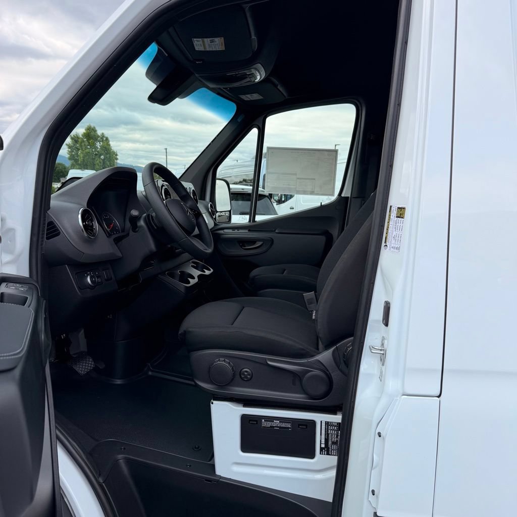 New 2026 Mercedes-Benz Sprinter 2500 image 21