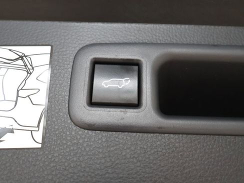 Used 2024 Toyota Highlander XLE AWD/4WD image 31