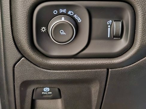 Used 2023 RAM 1500 Big Horn AWD/4WD image 15
