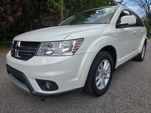 Used 2014 Dodge Journey SXT FWD image 1