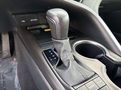 Used 2024 Toyota Camry SE image 32