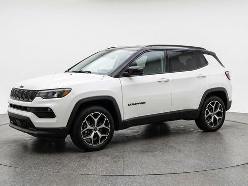 Used 2025 Jeep Compass Limited AWD/4WD image 3