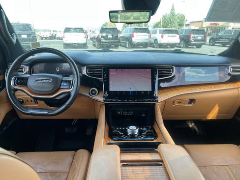 Used 2022 Jeep Grand Wagoneer Series III AWD/4WD image 20