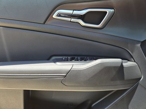 New 2026 Kia Sportage EX FWD image 18