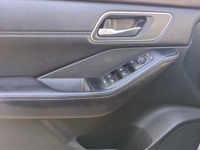 Used 2021 Nissan Rogue SV w/ Premium Package FWD image 11
