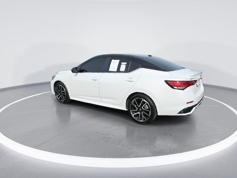 Used 2025 Nissan Sentra SR w/ SR Premium Package image 6