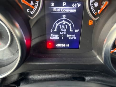 Used 2023 Jeep Gladiator Sport image 16