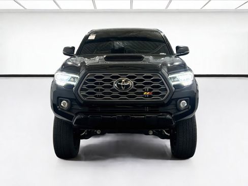 Used 2021 Toyota Tacoma TRD Sport w/ Technology Package AWD/4WD image 2