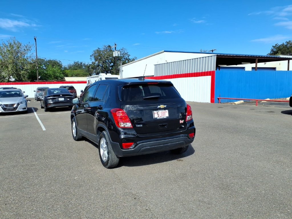 Used 2022 Chevrolet Trax LS w/ Tint and Cruise Package FWD image 3