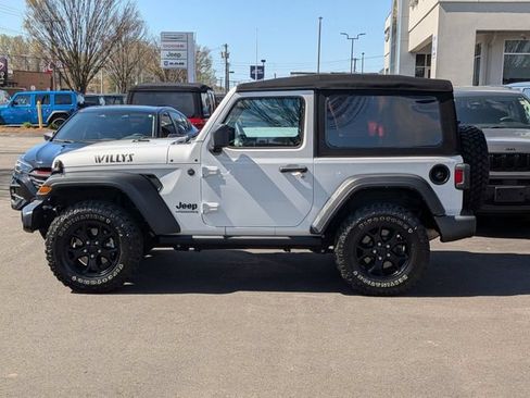 Used 2023 Jeep Wrangler Sport AWD/4WD image 6