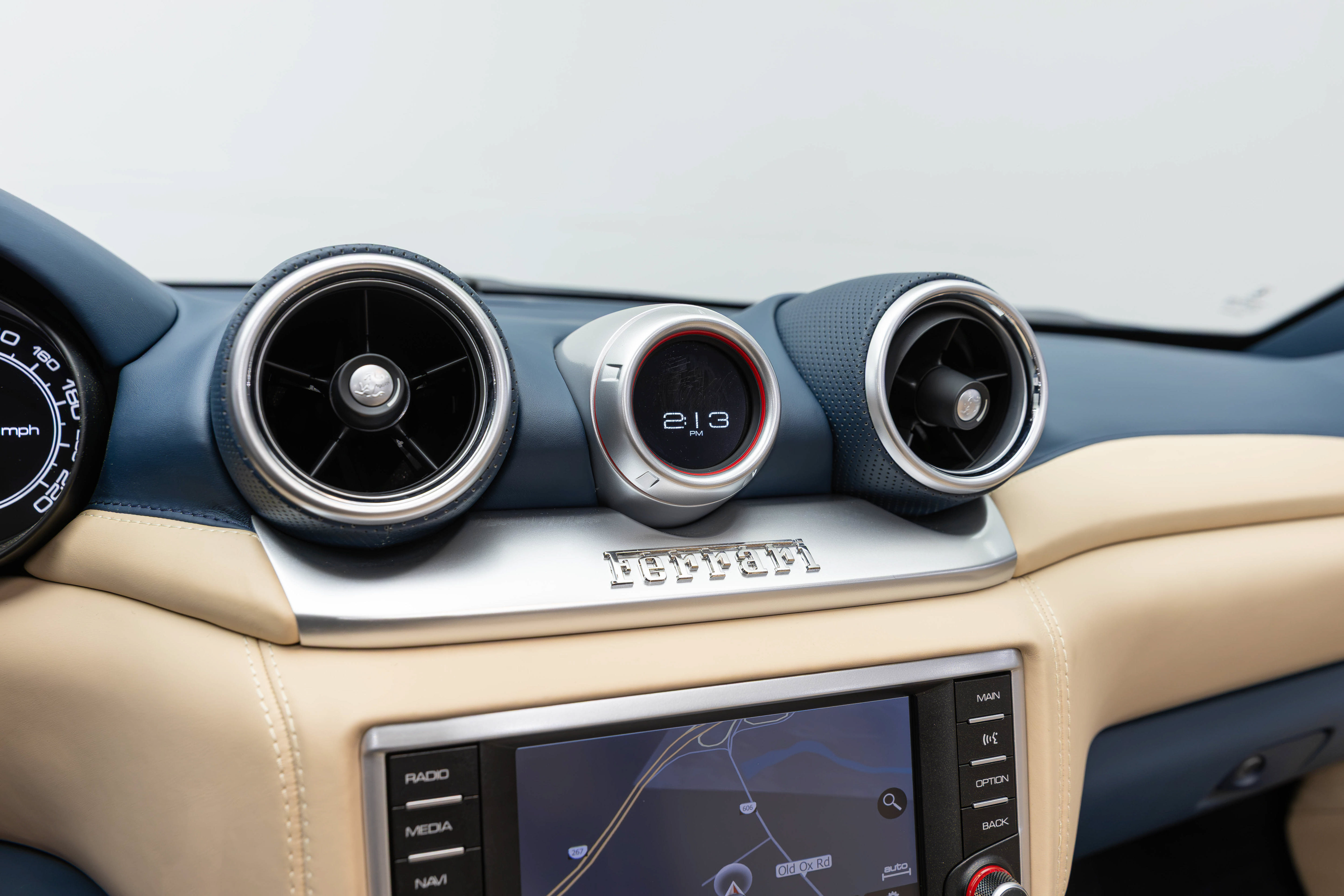 Certified 2015 Ferrari California T RWD image 34