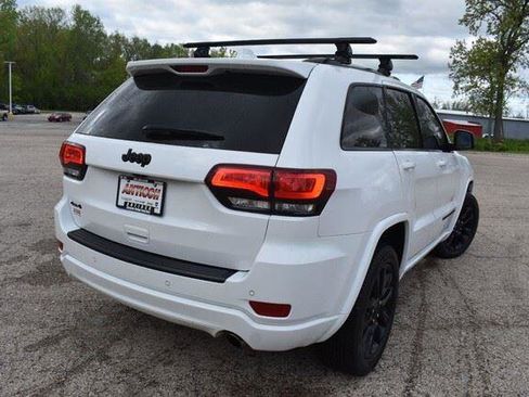 Used 2022 Jeep Grand Cherokee Laredo X AWD/4WD image 8