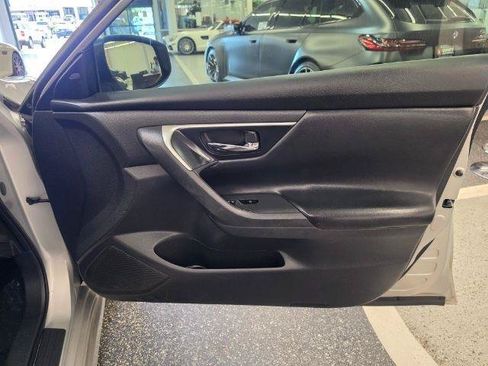 Used 2016 Nissan Altima 2.5 SV w/ Convenience Package FWD image 32