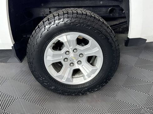 Used 2018 Chevrolet Silverado 1500 LT w/ All Star Edition AWD/4WD image 28