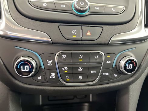 Used 2024 Chevrolet Equinox LT AWD/4WD image 15