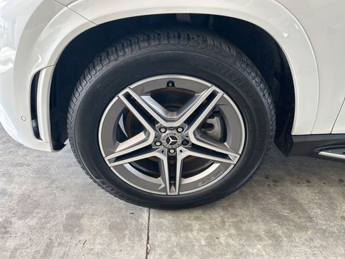 Used 2022 Mercedes-Benz GLE 450 4MATIC w/ AMG Line Exterior image 14