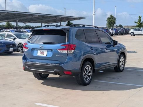 Certified 2024 Subaru Forester Premium AWD/4WD image 5