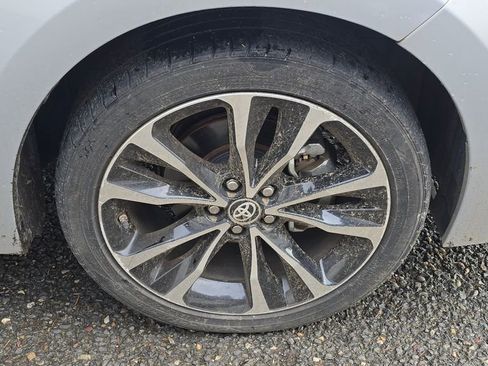 Used 2017 Toyota Corolla XSE image 9