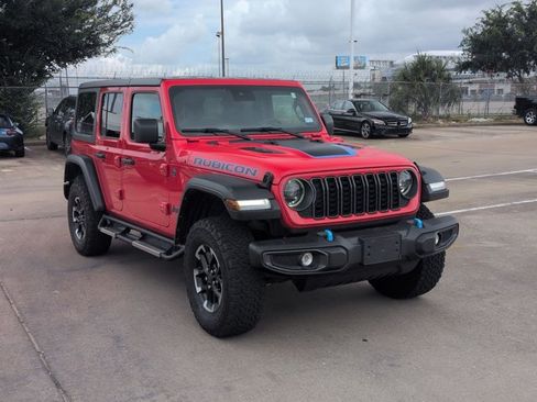 Used 2024 Jeep Wrangler Unlimited Rubicon 4xe AWD/4WD image 3