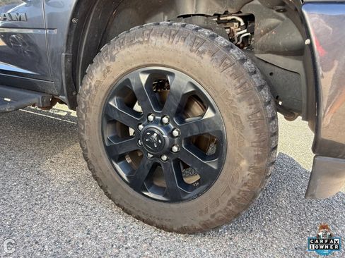 Used 2024 RAM 2500 Big Horn w/ Night Edition AWD/4WD image 6