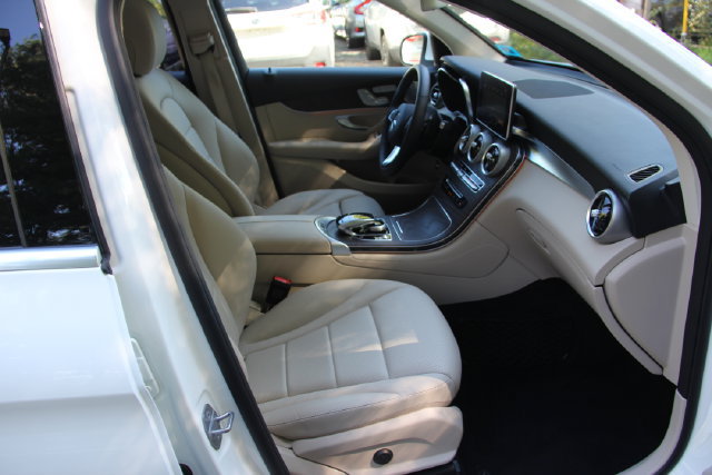 Used 2019 Mercedes-Benz GLC 300 4MATIC image 37