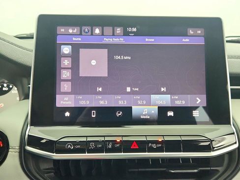 Used 2023 Jeep Compass Limited image 14