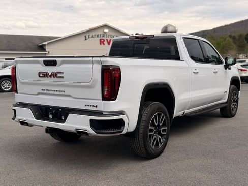 Used 2025 GMC Sierra 1500 AT4 w/ Technology Package AWD/4WD image 5