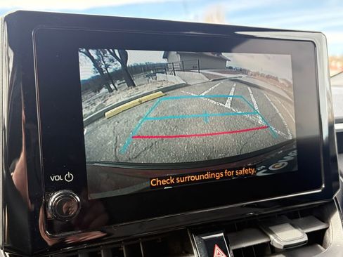 Used 2024 Toyota Corolla Cross SE image 27