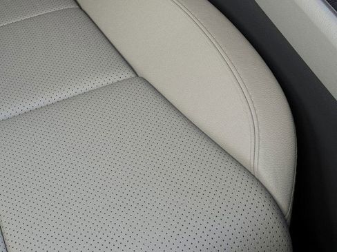 New 2025 Lincoln Aviator Reserve image 16