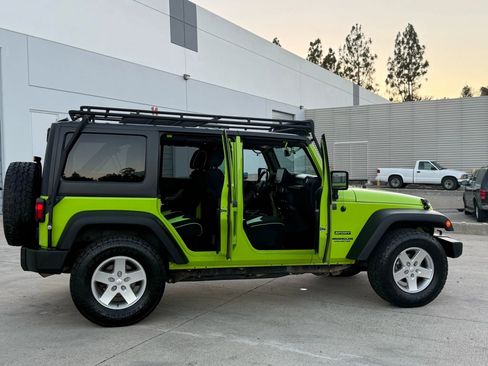 Used 2013 Jeep Wrangler Unlimited Sport image 25