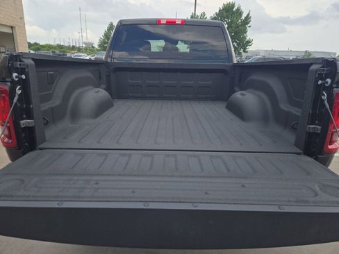 Used 2025 RAM 2500 Big Horn AWD/4WD image 25