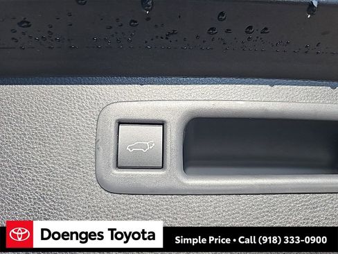 New 2026 Toyota Highlander XLE image 17