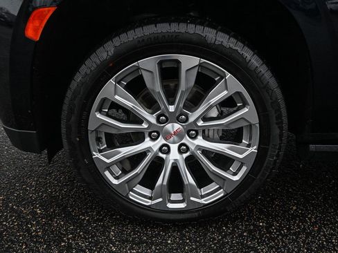 Used 2023 GMC Yukon XL Denali image 12