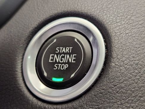 Used 2023 Cadillac XT4 Luxury w/ Cold Weather Package FWD image 20