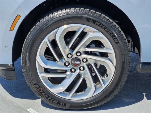 New 2025 Lincoln Navigator Reserve image 10