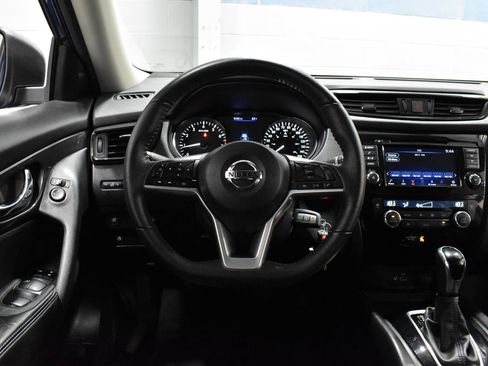 Used 2019 Nissan Rogue S image 6