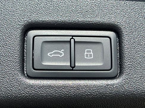 New 2025 Audi SQ5 Premium Plus image 13